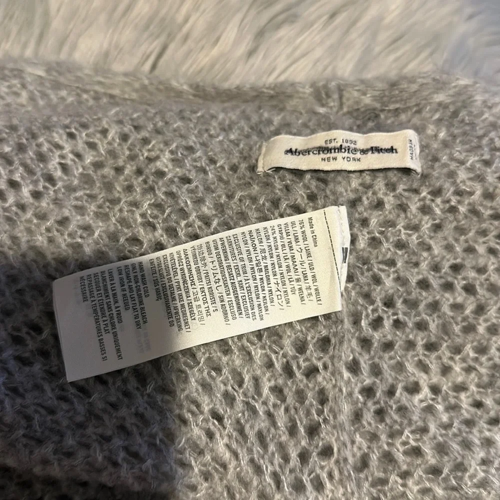 Abercrombie & Fitch Infinity Knit Scarf🧣